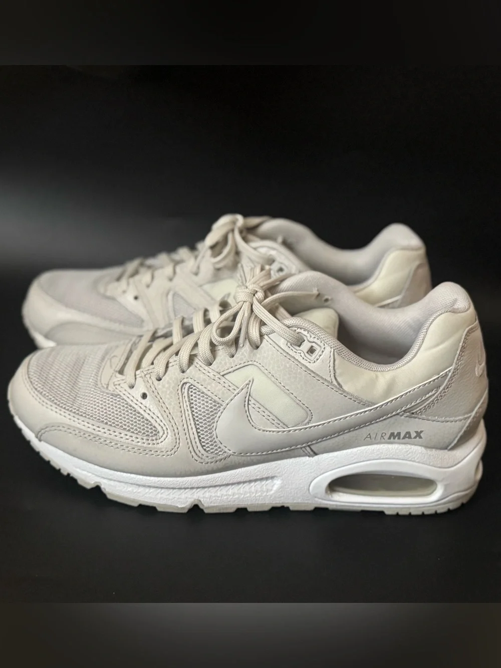 Nike  Air Max women size 8.5 Sneakers  sport shoes in Beige